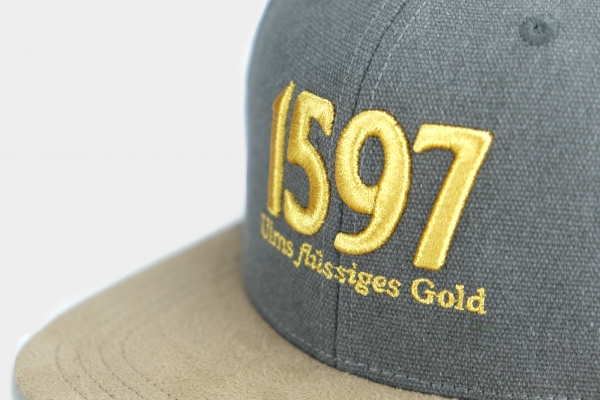 "Gold Ochsen: 1597" - graubeige (Snapback)