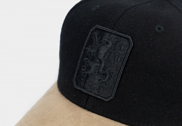 "1860: Löwenstick" - schwarz (Curved Cap)